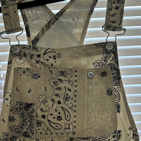 EUC Free People boyfriend printed bandana paisley overalls sz XS - Picture 2 of 10